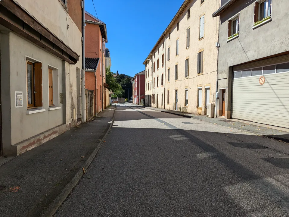 La rue Auguste Villy à Amplepuis